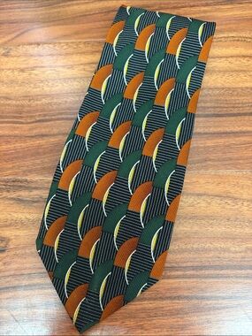 Zinc Neck Tie‎ Half Circle